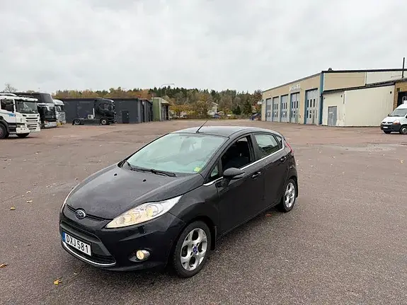 Ford Fiesta 2011 photo 2