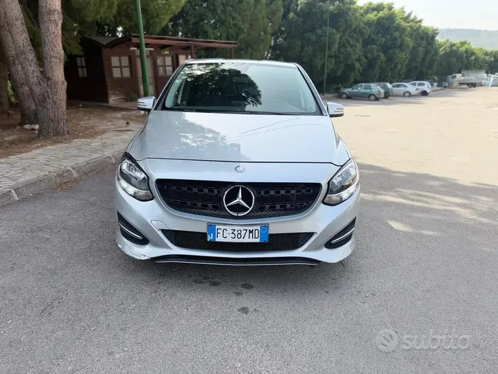 Mercedes-Benz B 2016 photo 2