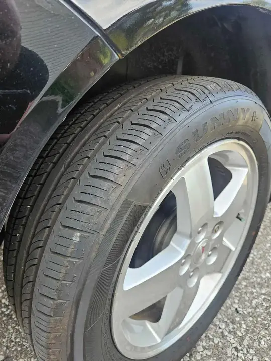 Pontiac G5 2009 photo 3