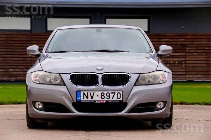 BMW 316D 2010 photo 2