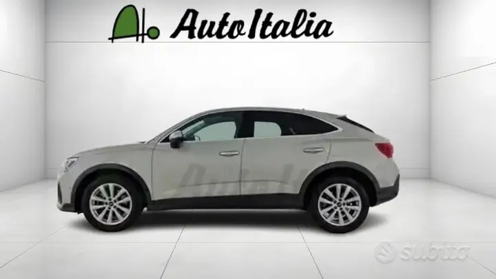 Audi Q3 2021 photo 2