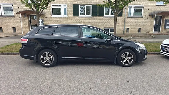 Toyota Avensis 2011 photo 3
