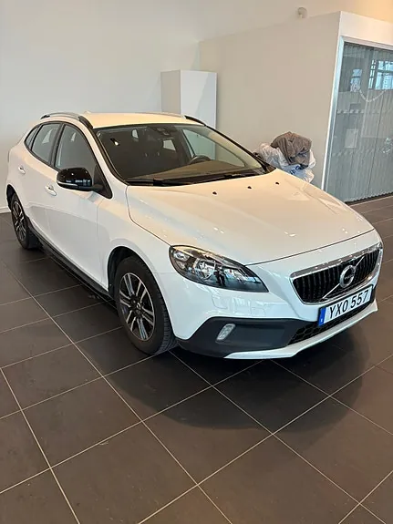 Volvo V40 Cross Country 2018 photo 2