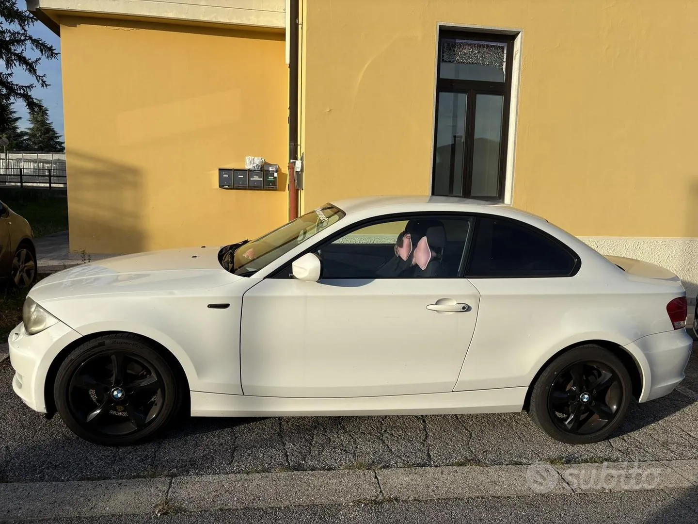 BMW 1 Series 2010 photo 3