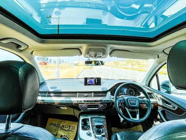 Audi Q7 2016 photo 3