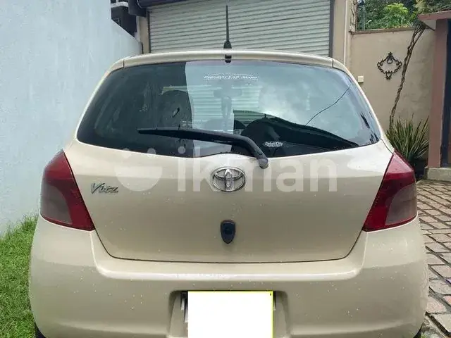 Toyota Vitz 2005 photo 5