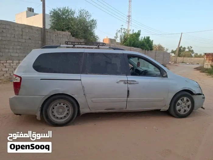 Kia Sedona 2008 photo 2