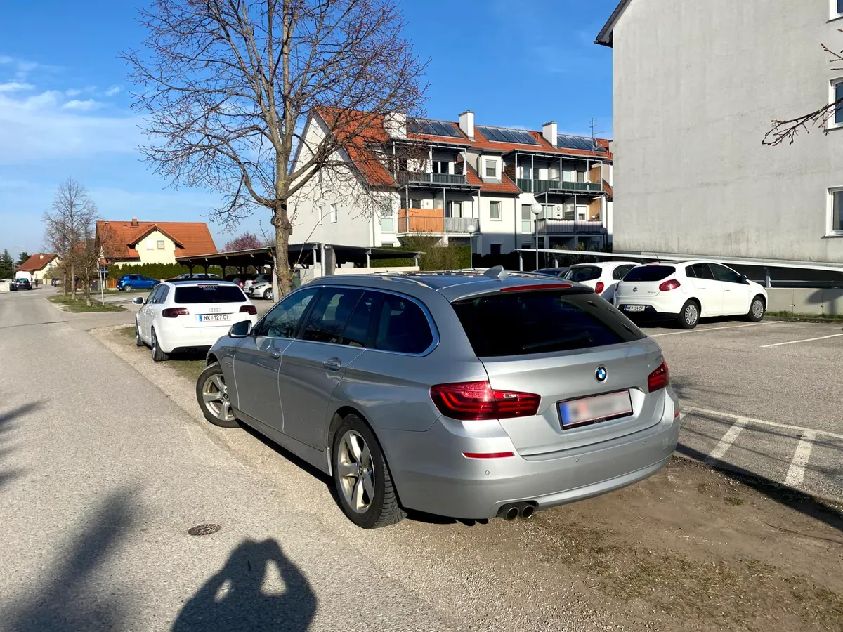 BMW 5 Series 2013 photo 2