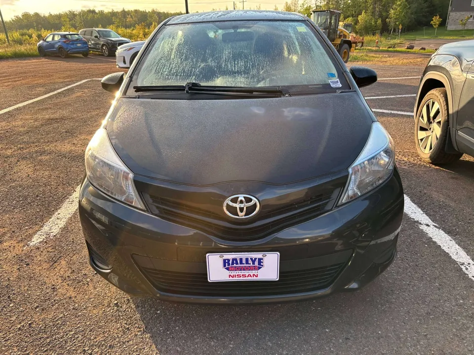 Toyota Yaris 2014 photo 2