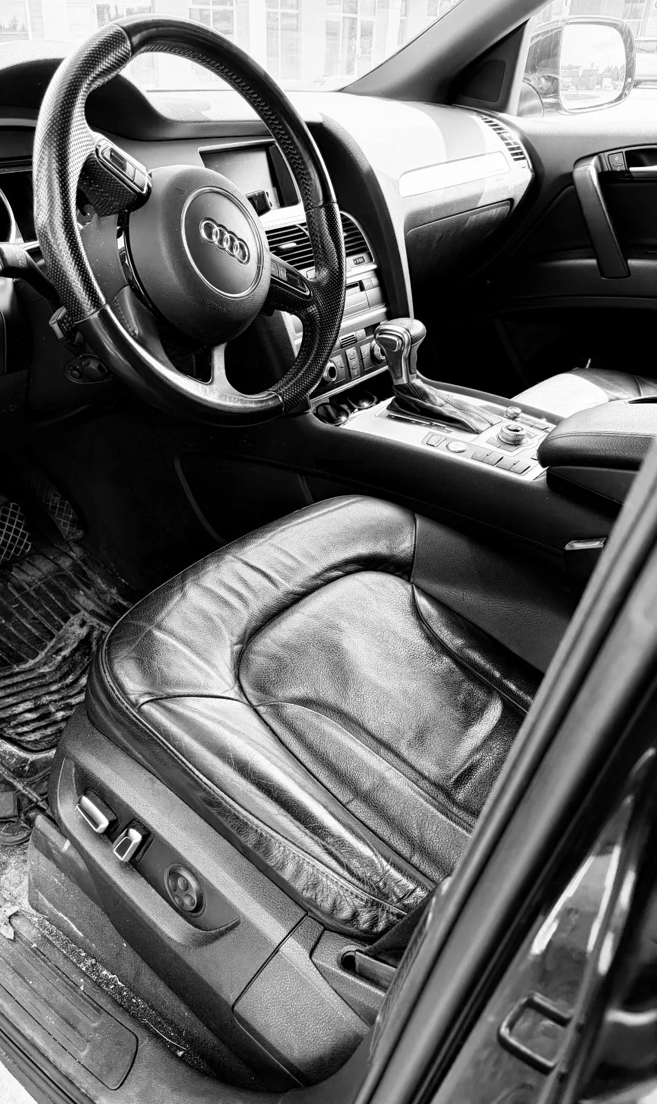 Audi Q7 2012 photo 5
