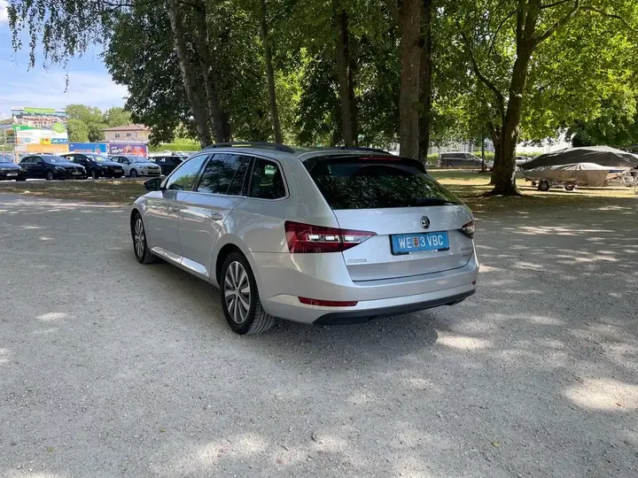 Skoda Superb 2017 photo 3