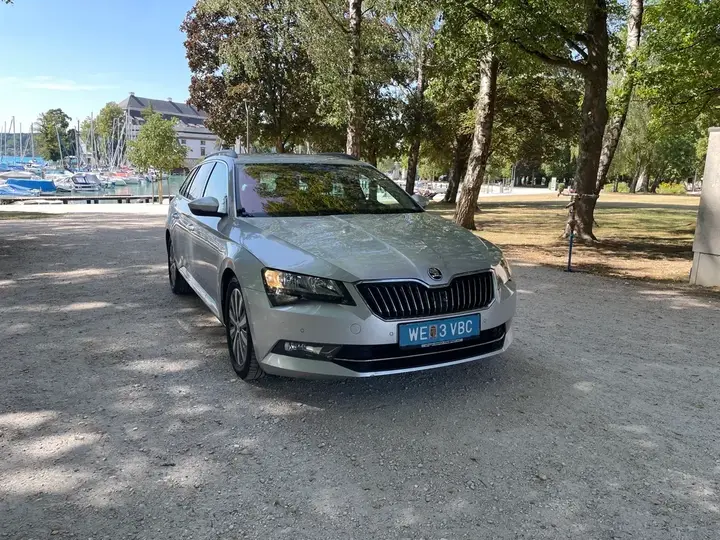 Skoda Superb 2017 photo 2