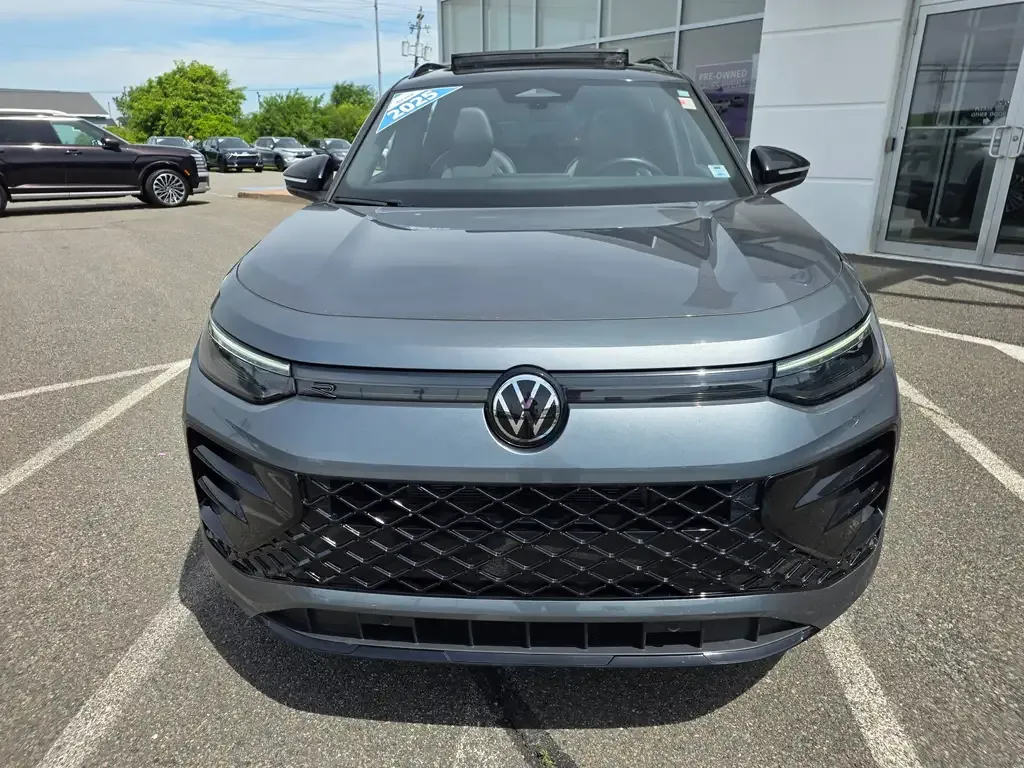 Volkswagen Tiguan 2025 photo 2