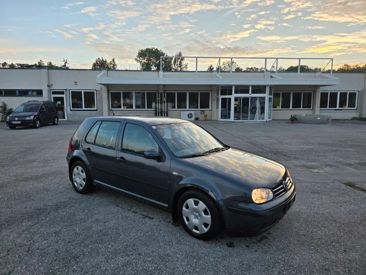 Volkswagen Golf 2002 photo 2