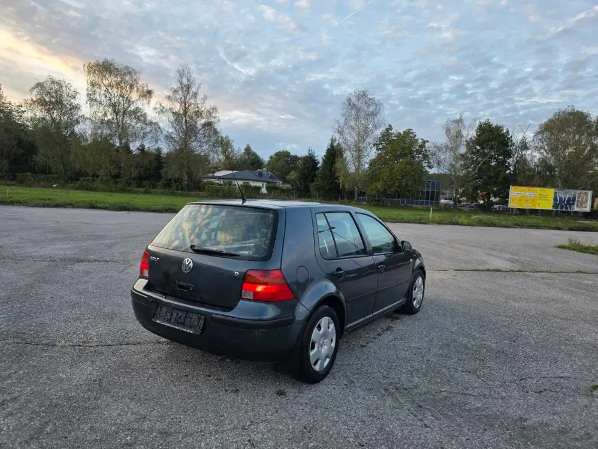 Volkswagen Golf 2002 photo 3