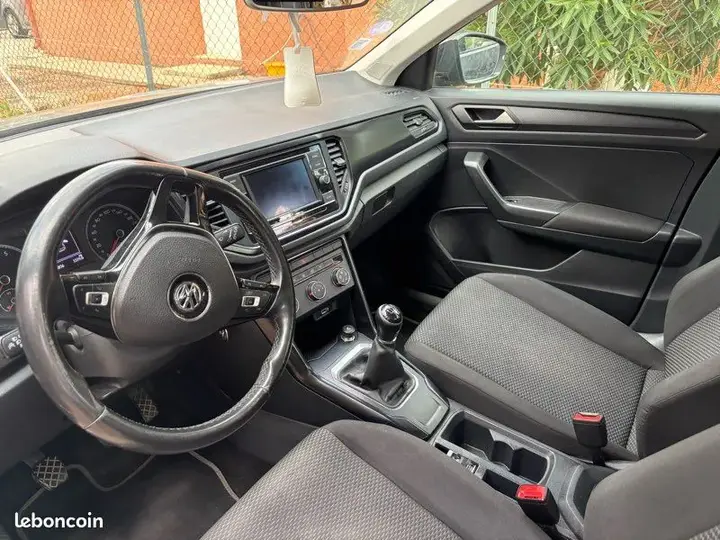 Volkswagen T-Roc 2018 photo 3