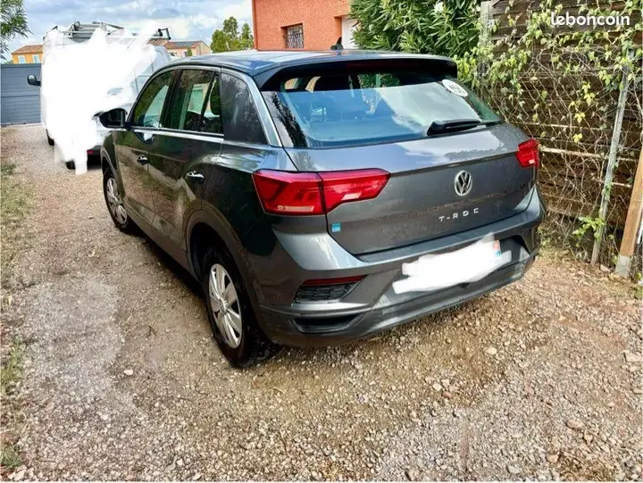 Volkswagen T-Roc 2018 photo 2