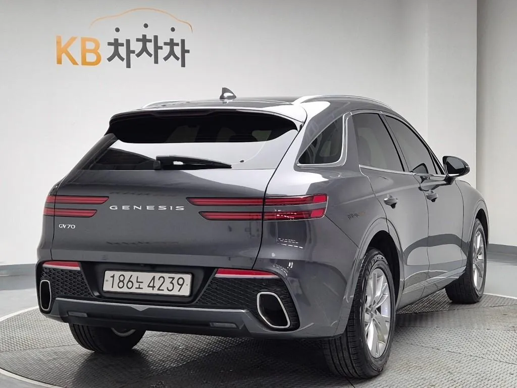 Genesis Gv70 2022 photo 3