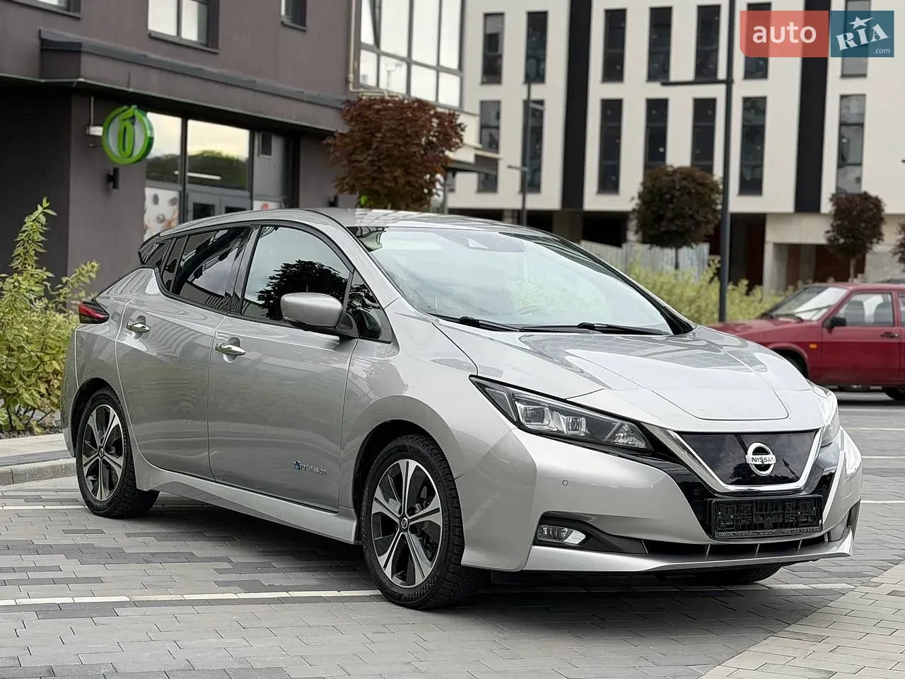 Nissan Leaf 2018 photo 2