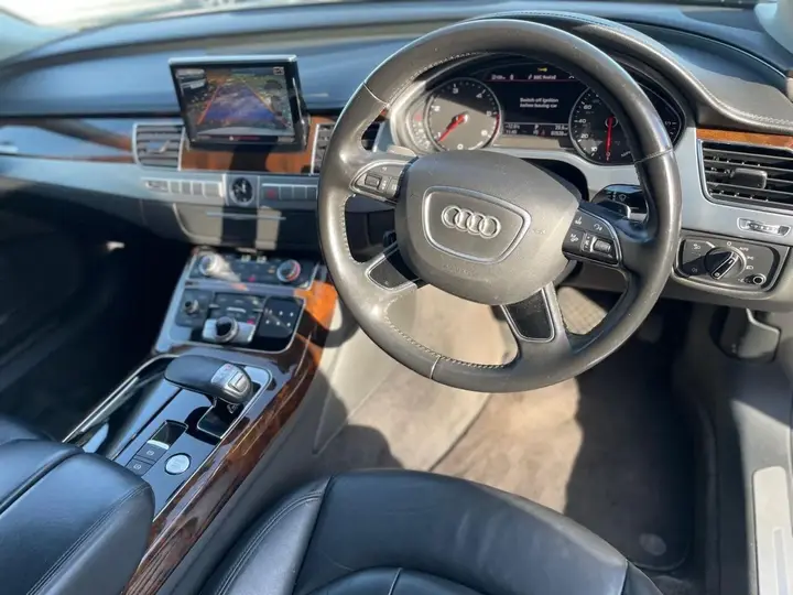 Audi A8 2014 photo 5