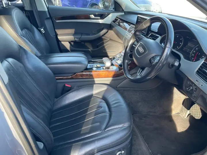 Audi A8 2014 photo 3