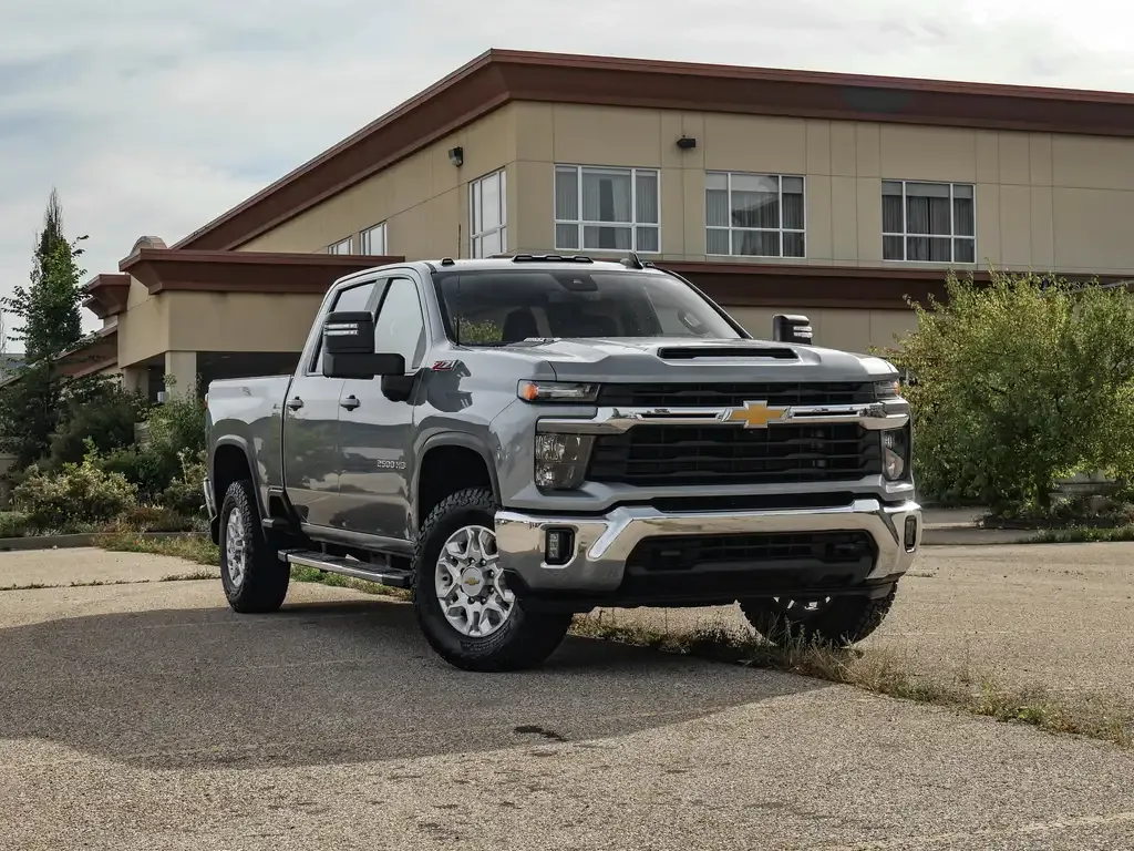 Chevrolet Silverado 2500 2024 photo 2