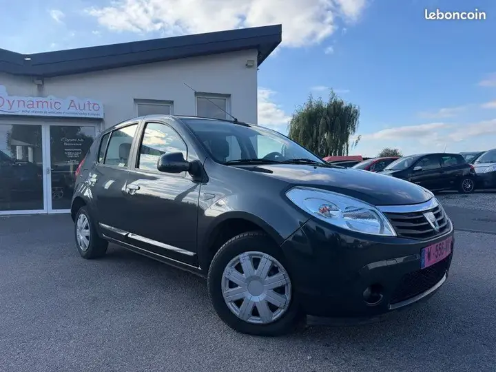 Dacia Sandero 2009 photo 2