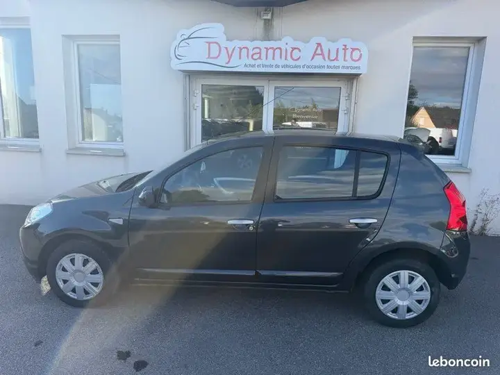 Dacia Sandero 2009 photo 4