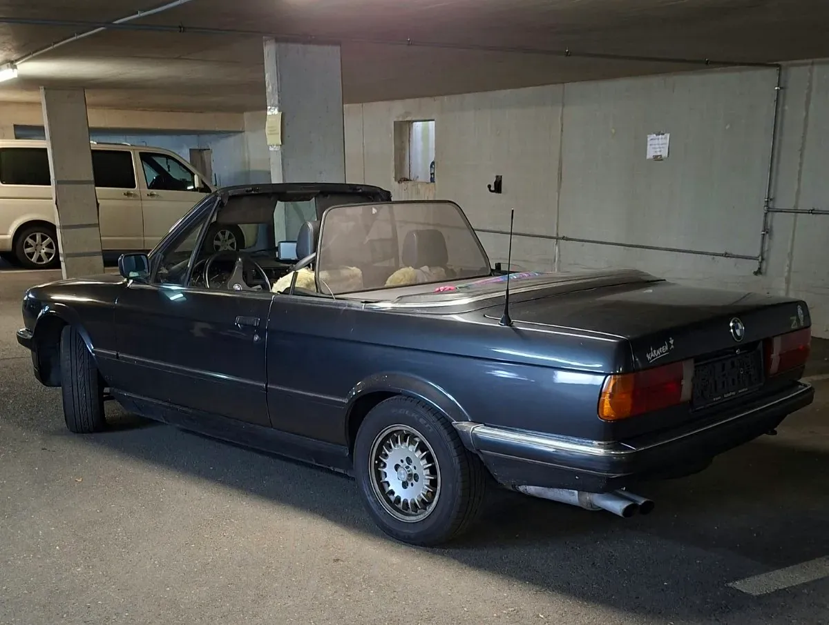 BMW 3 Series 1990 photo 3