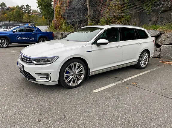 Volkswagen Passat 2017 photo 2