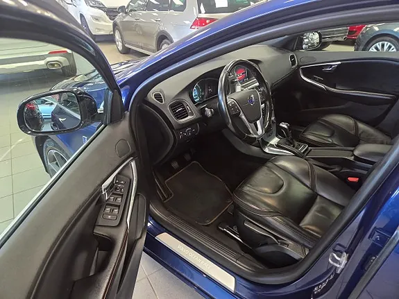 Volvo V40 2016 photo 2