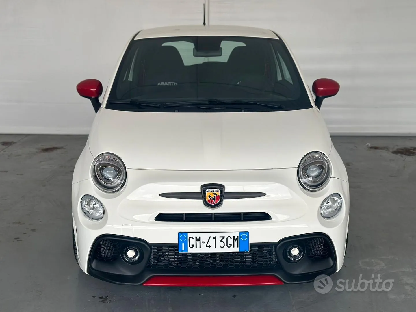 Abarth 695 2023 photo 2