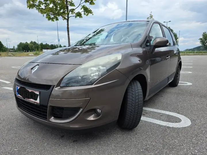 Renault Scenic 2009 photo 2