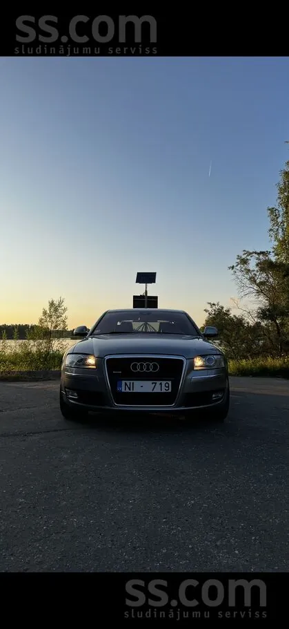 Audi A8 2008 photo 2