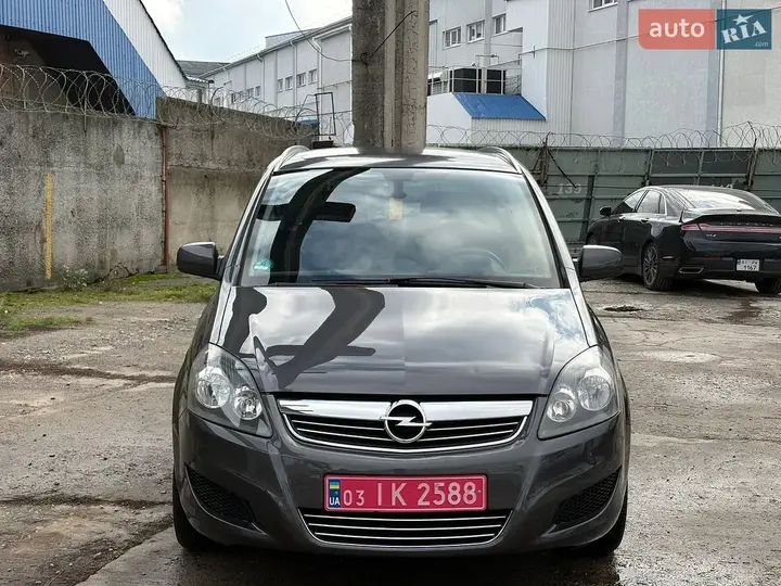 Opel Zafira 2011 photo 3