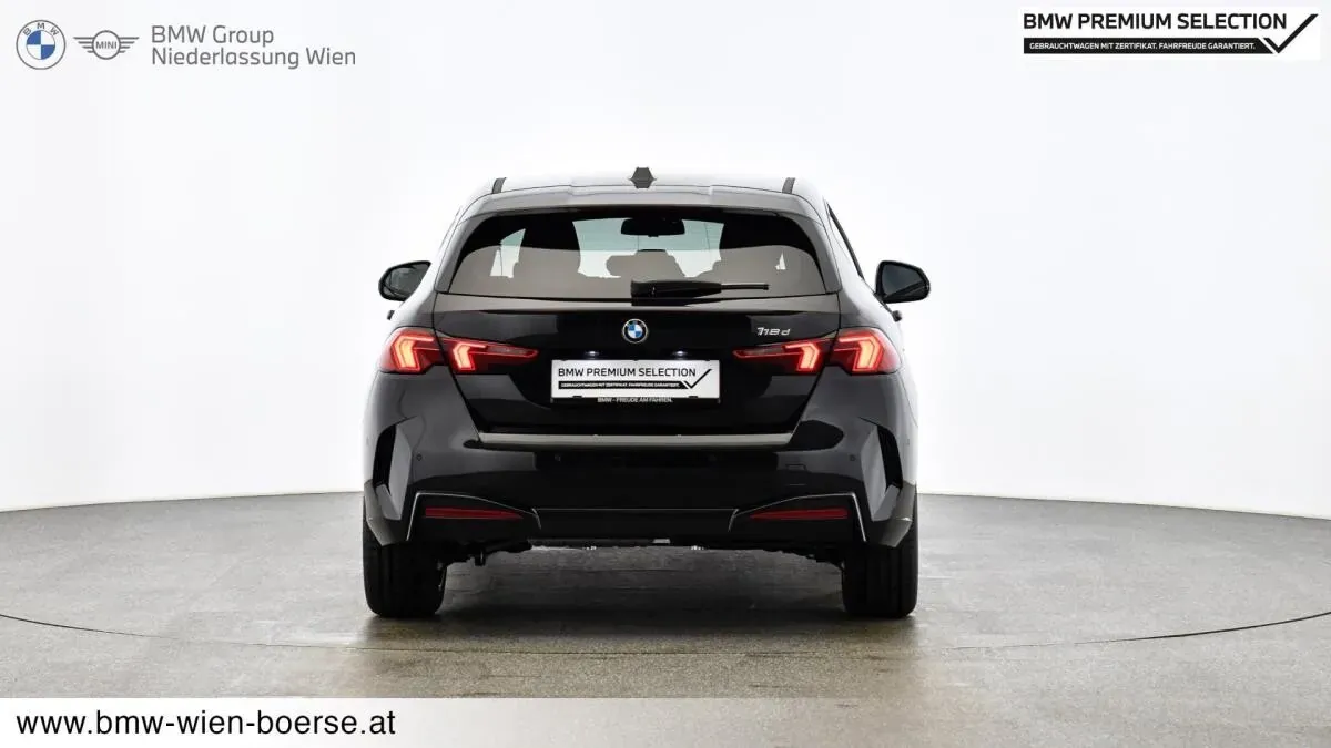 BMW 1 Series 2024 photo 2