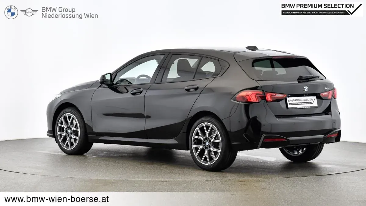 BMW 1 Series 2024 photo 3