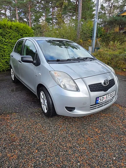 Toyota Yaris 2006 photo 2