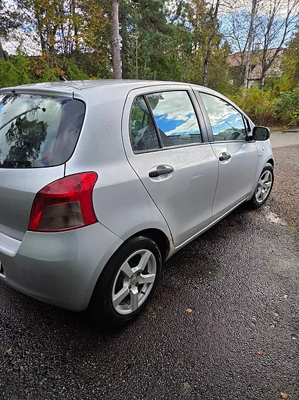 Toyota Yaris 2006 photo 4