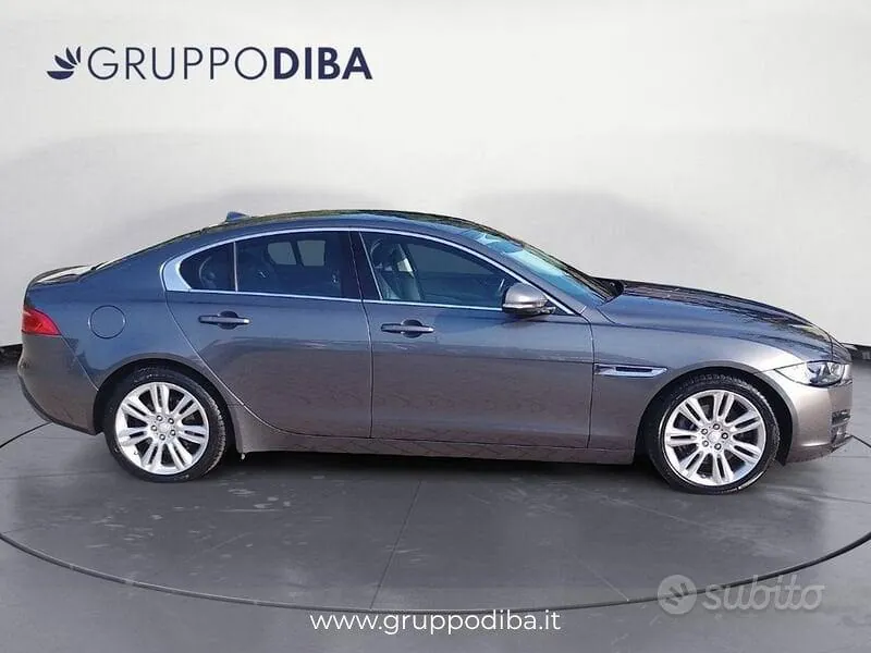 Jaguar Xe 2015 photo 4