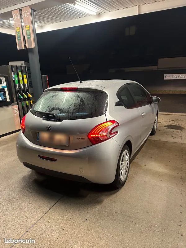 Peugeot 208
