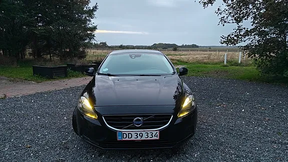 Volvo V40 2015 photo 2