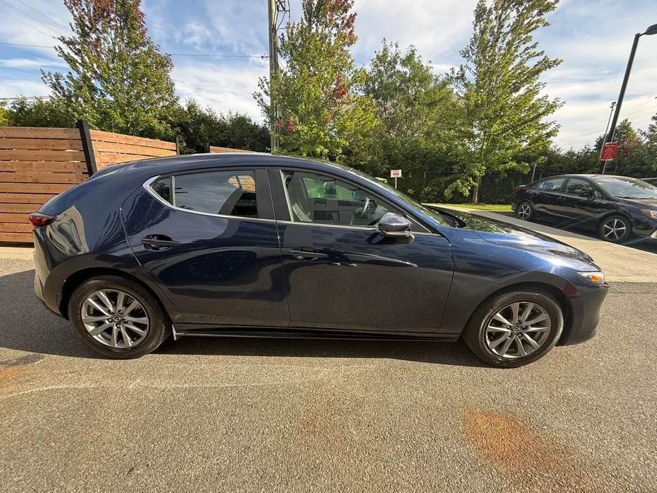 Mazda 3 2025 photo 2
