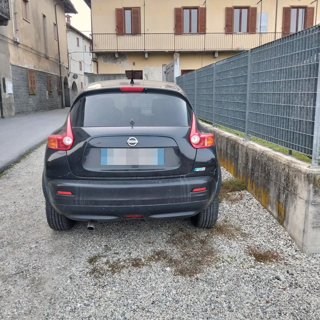 Nissan Juke 2011 photo 2