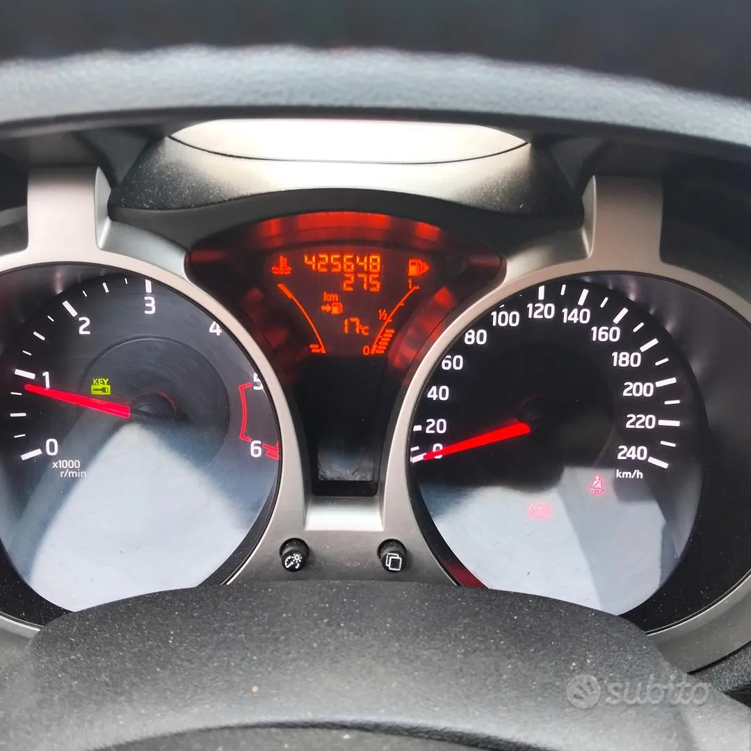 Nissan Juke 2011 photo 4