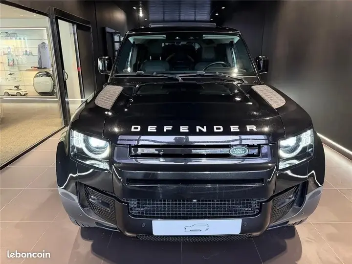 Land Rover Defender 2023 photo 2