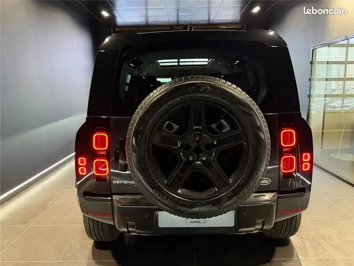Land Rover Defender 2023 photo 5