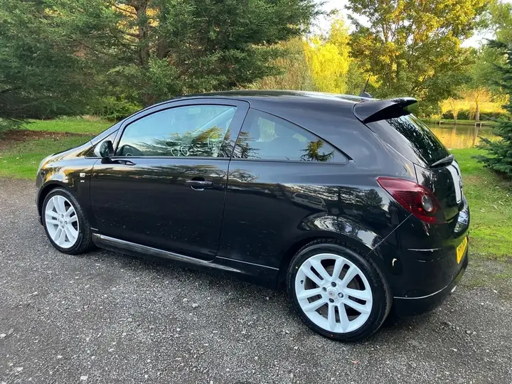 Vauxhall Corsa 2011 photo 4