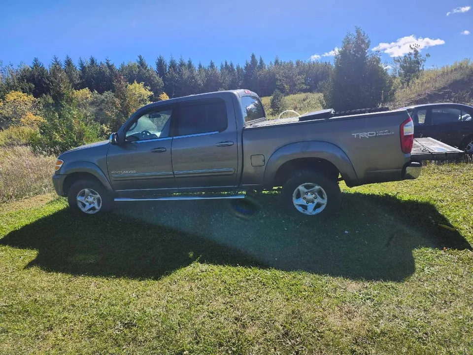 Toyota Tundra 2004 photo 2