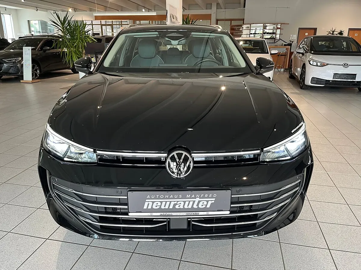 Volkswagen Passat 2024 photo 2